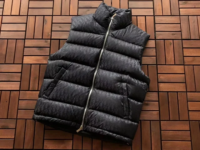 Dior Vests Monogram Quilted Puffer Vest product detail image 3