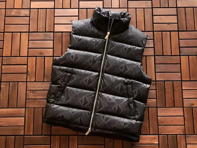 Dior Vests Monogram Quilted Puffer Vest product detail image 8
