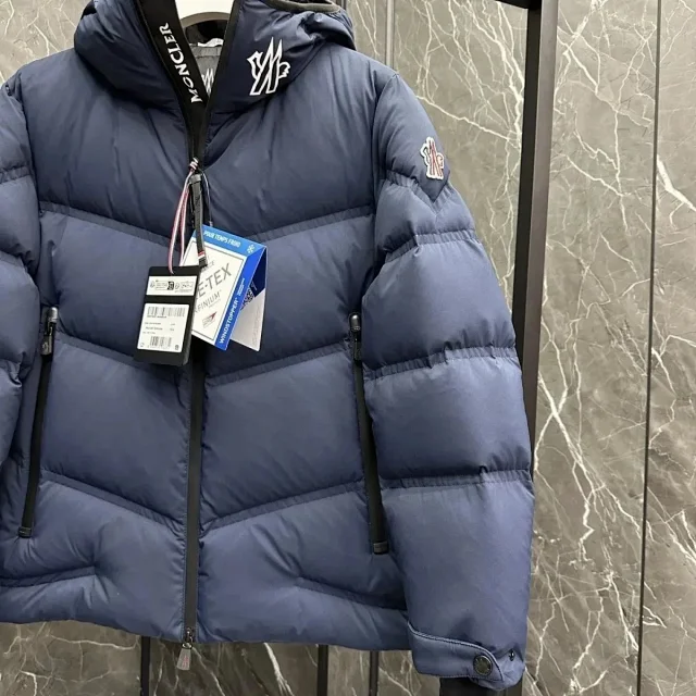 Moncler Down Jackets Hooded quilted puffer jacket product detail image 9