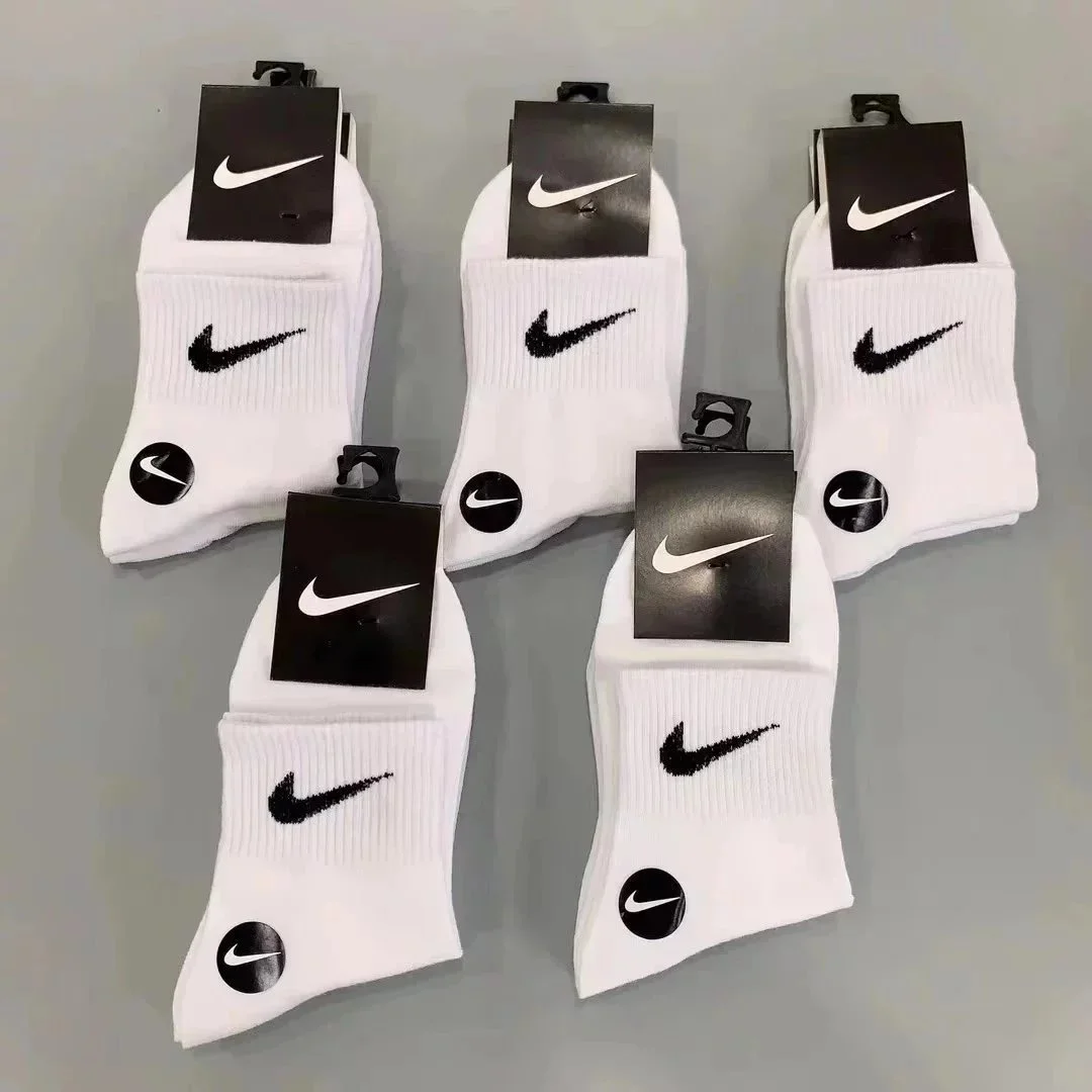 10 pairs of socks