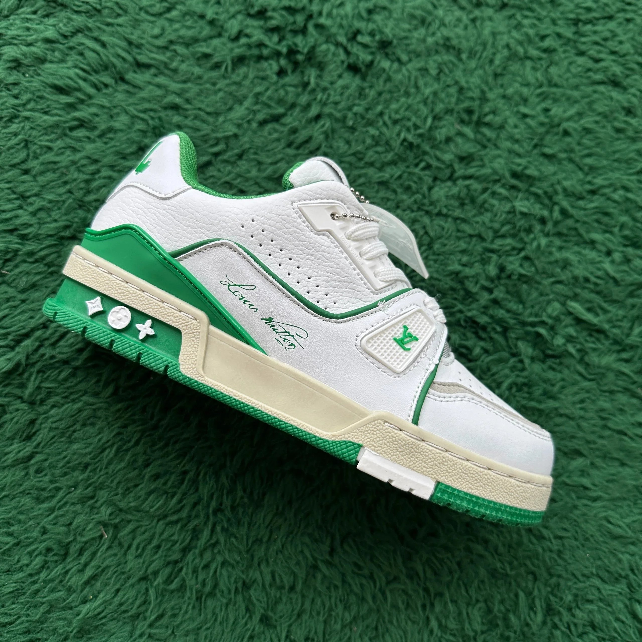Louis Vuitton low-top sneakers in white and brown product photo 3