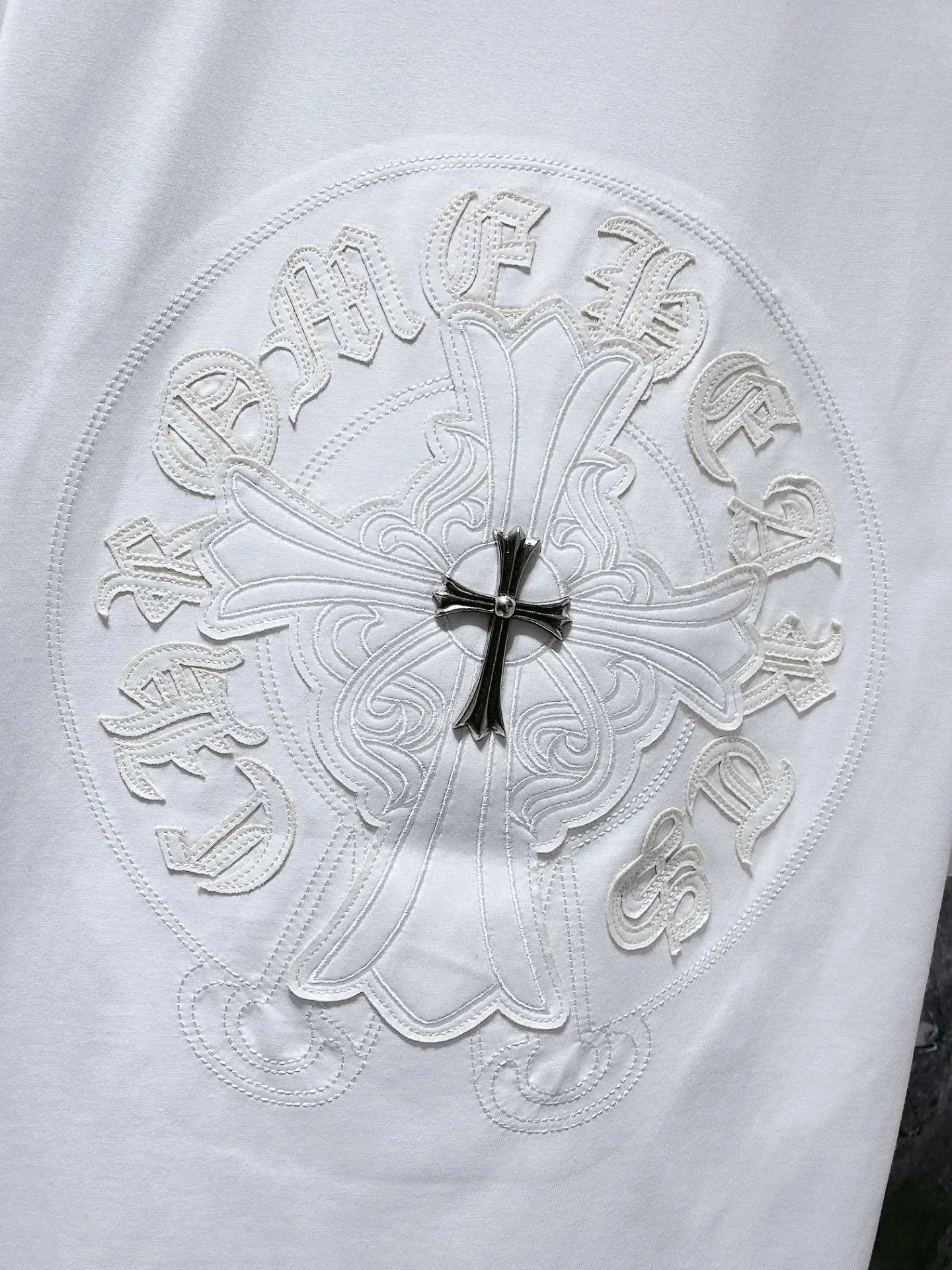 Horseshoe Mantra Metal Cross T-Shirt photo 8