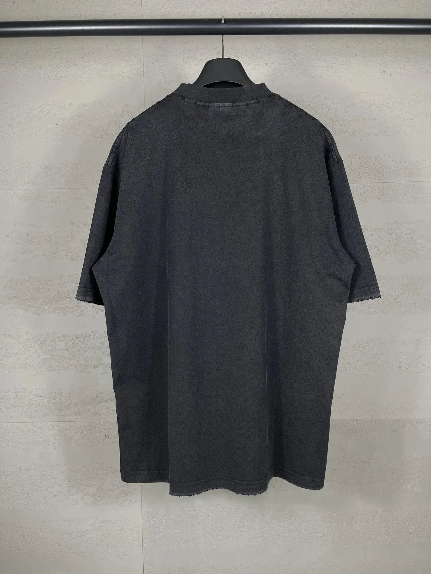 3M Letter Print Distressed T-Shirt photo 6