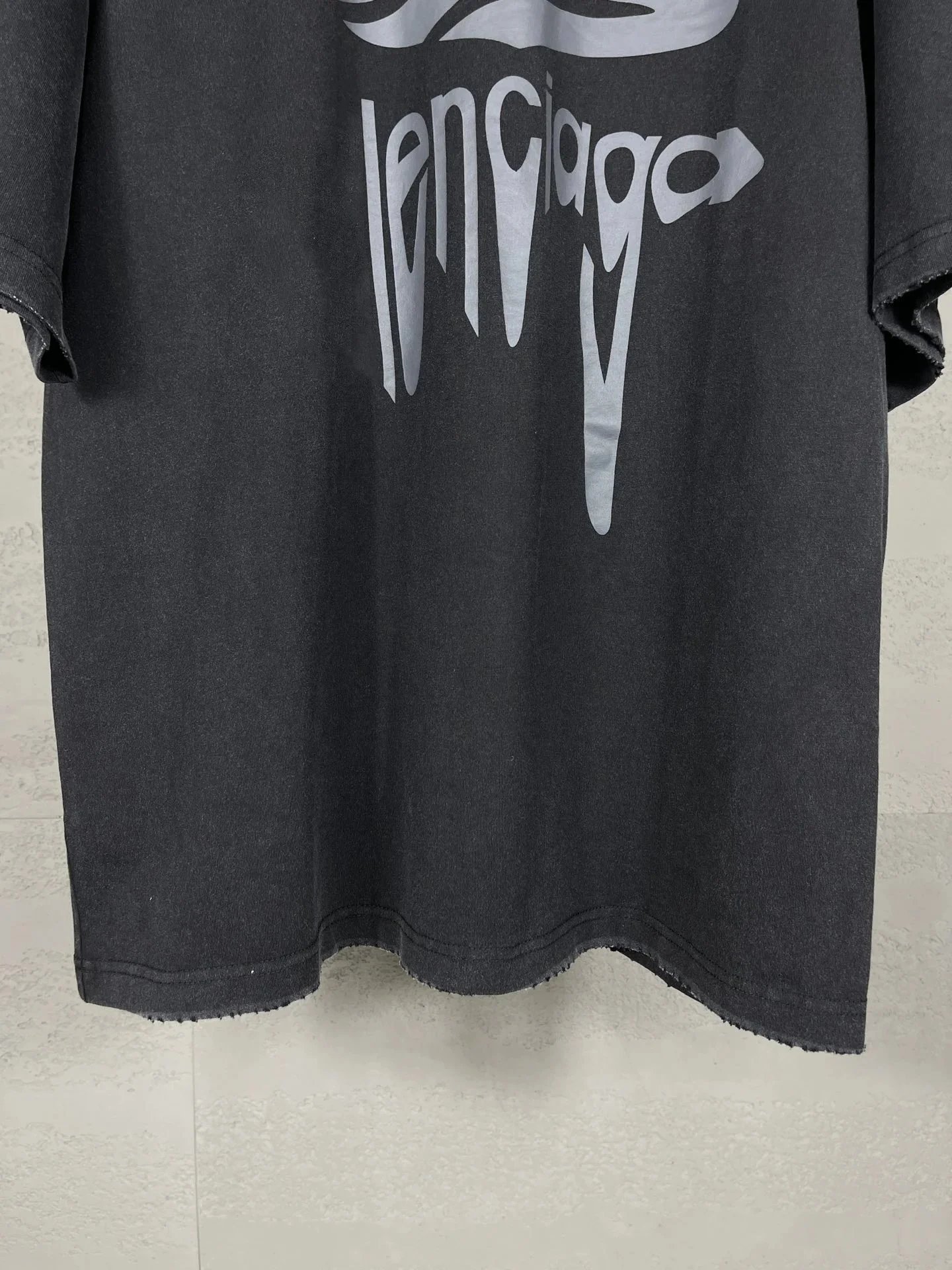 3M Letter Print Distressed T-Shirt photo 8