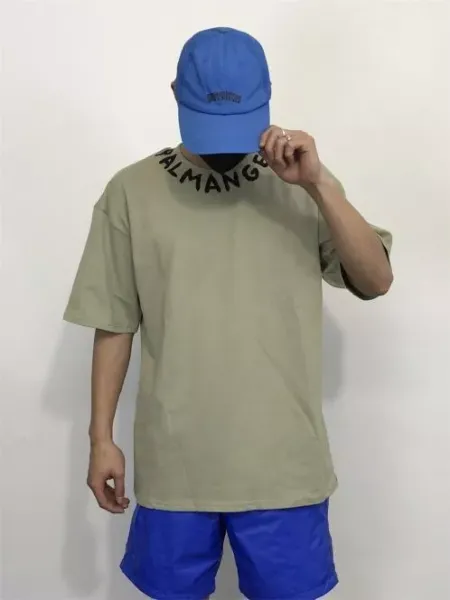 Design Oversized Graphic T-Shirt in Beige with Blue Shorts Set - 35
