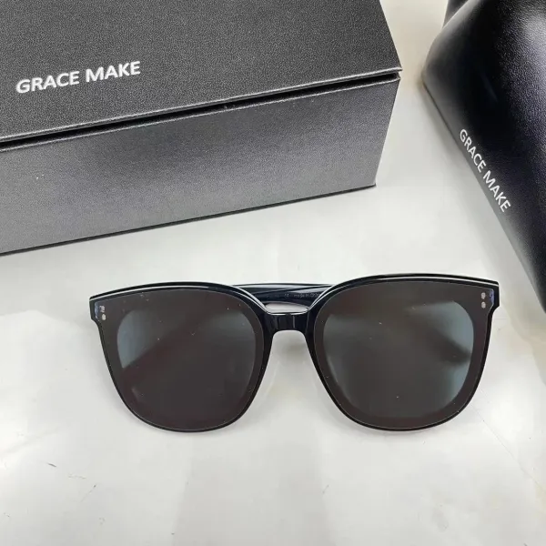 ROCOCO Oval Frame Black Sunglasses - 9