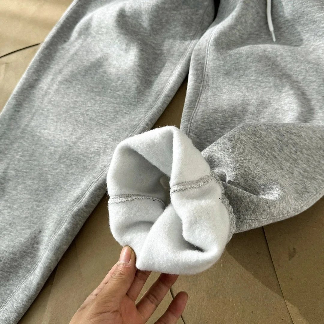 Logo Embroidered Fleece Sweatpants photo 7