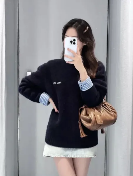 Miu Miu Embroidered Teddy Round-Neck Sweater Navy - 11