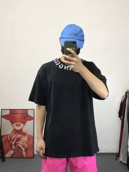 Design Oversized Graphic T-Shirt in Beige with Blue Shorts Set - 7
