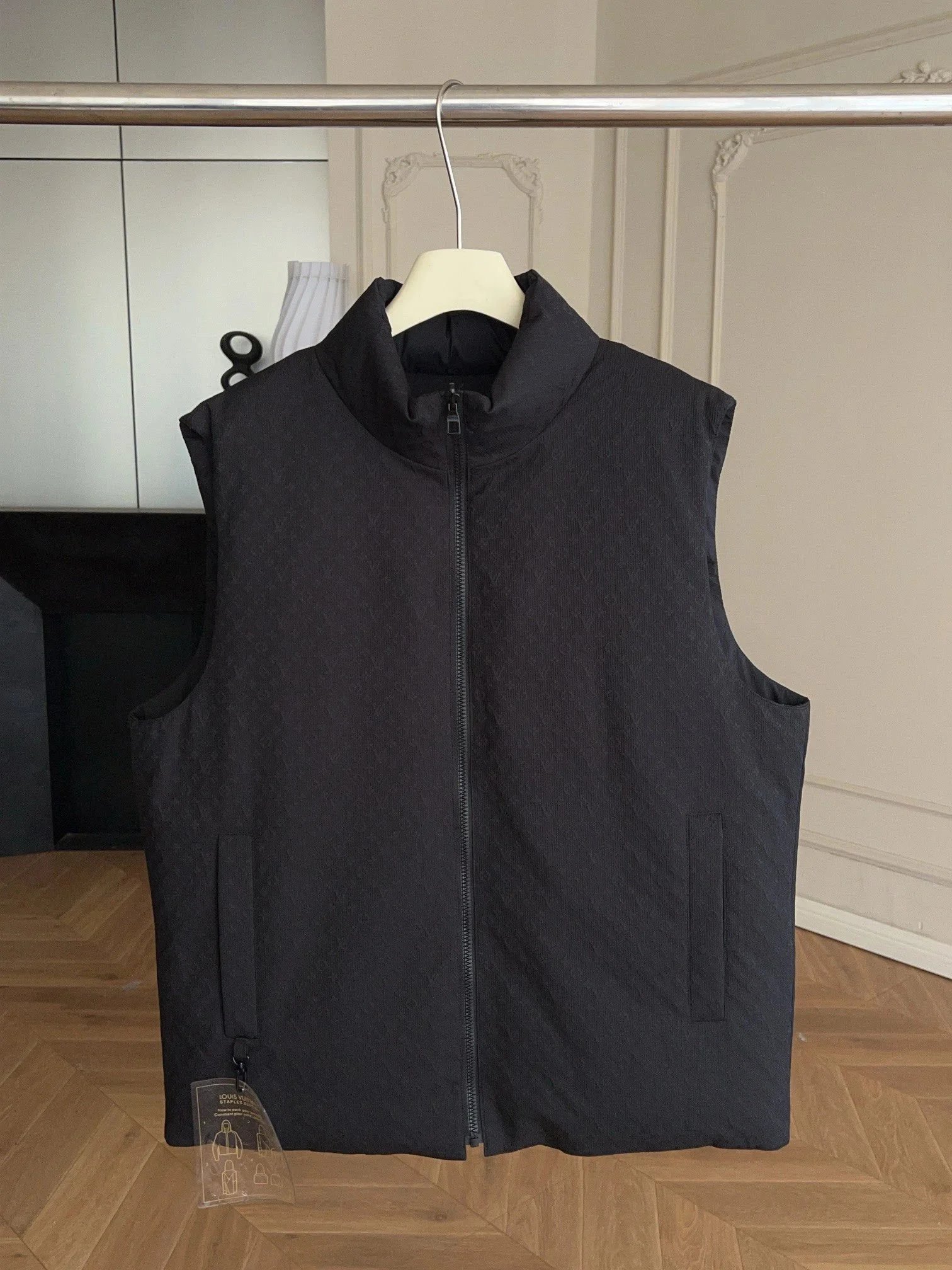 W1-FW Embossed Stand Collar Zip Vest