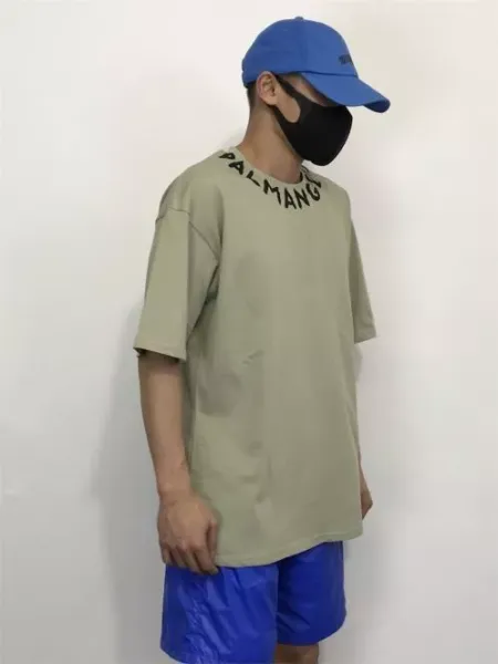 Design Oversized Graphic T-Shirt in Beige with Blue Shorts Set - 36