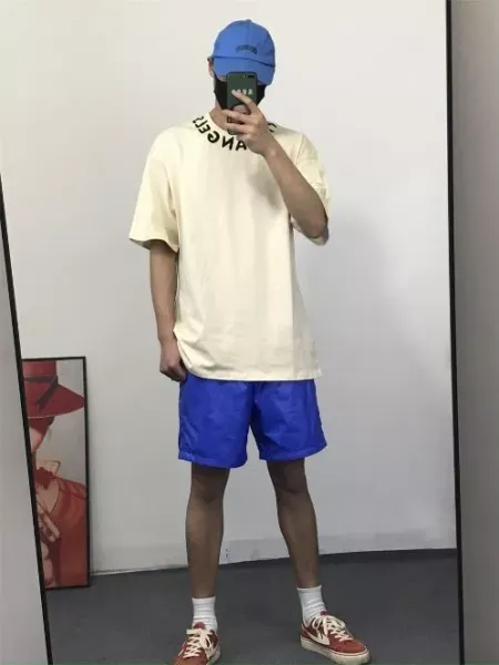 Design Oversized Graphic T-Shirt in Beige with Blue Shorts Set - 28