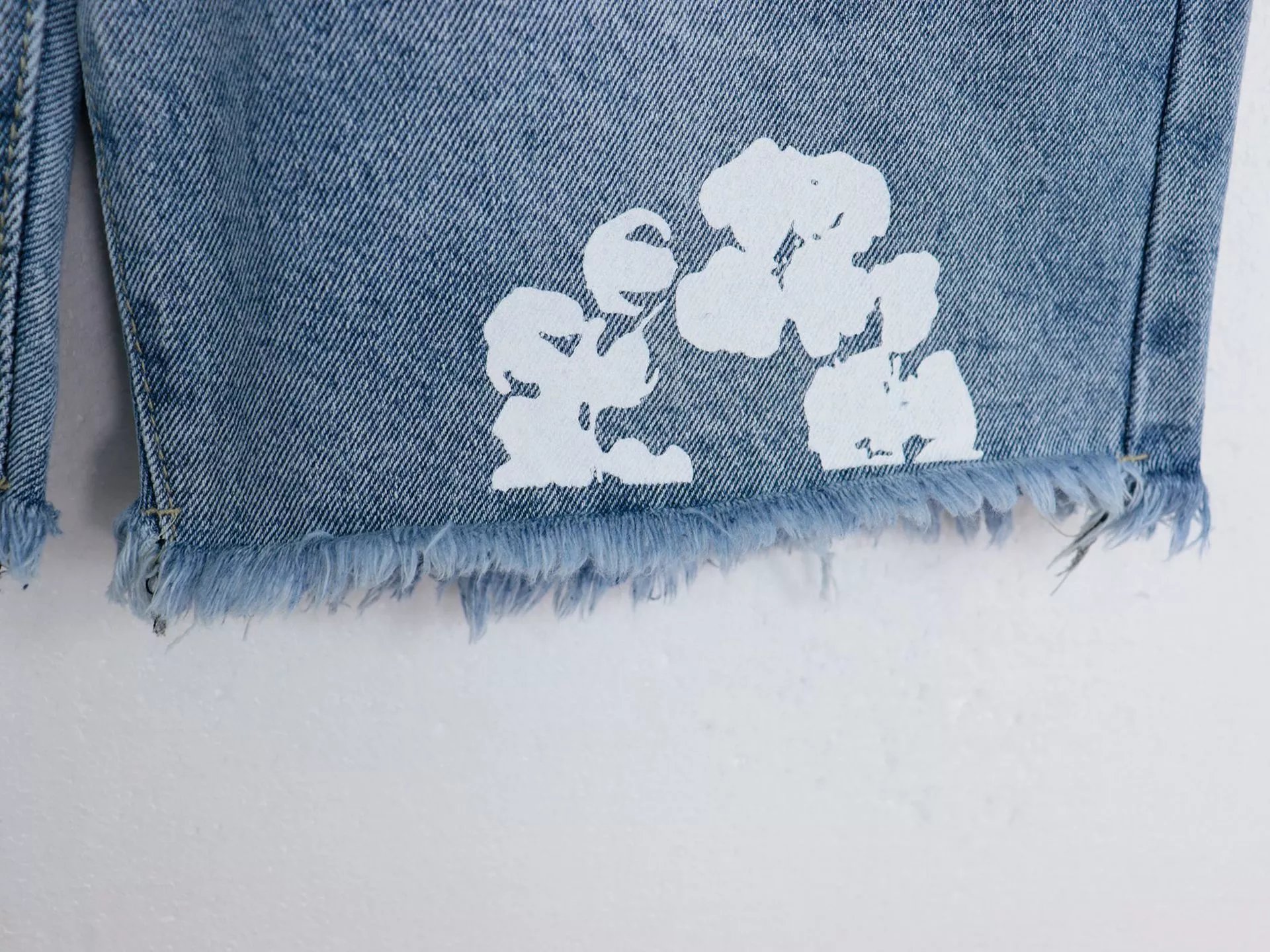 Off-White Circular Print White Denim Shorts - 12
