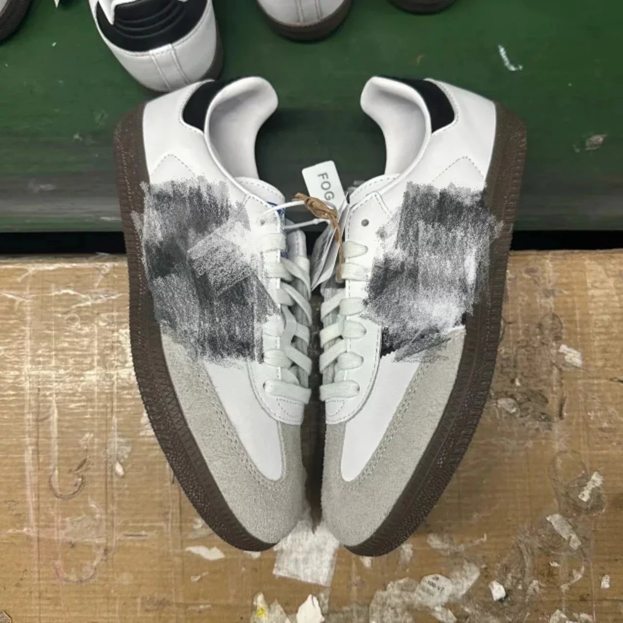 Black White Gray Full-Grain Leather B75806 OG