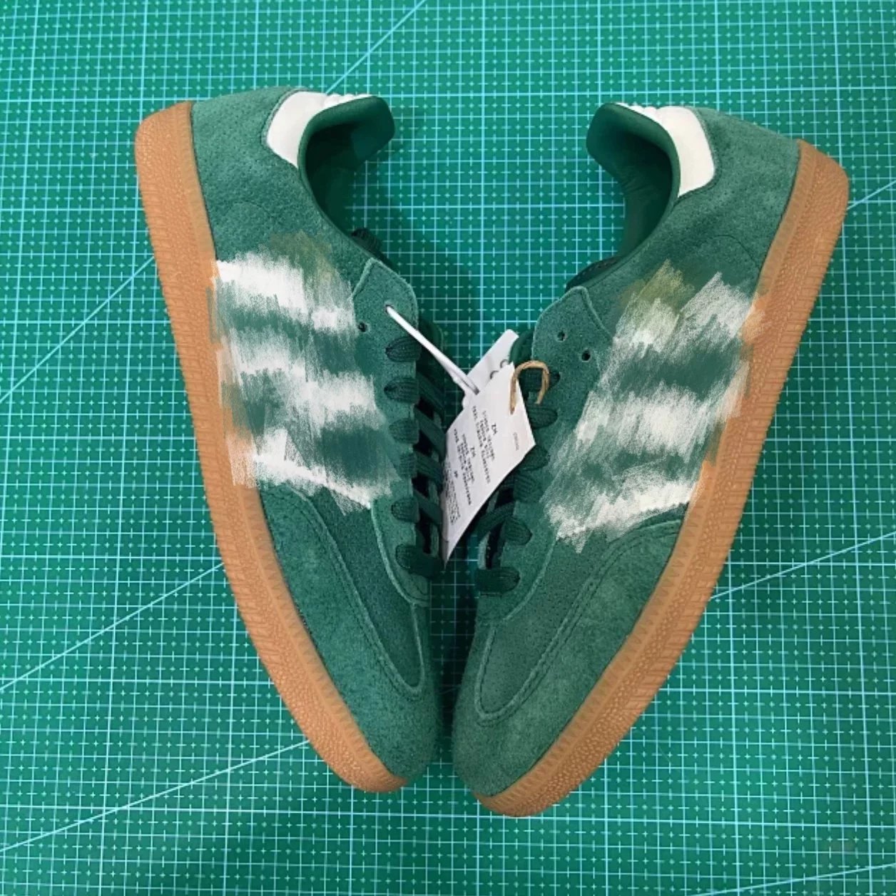 Green White (Suede + Nubuck) HP7902