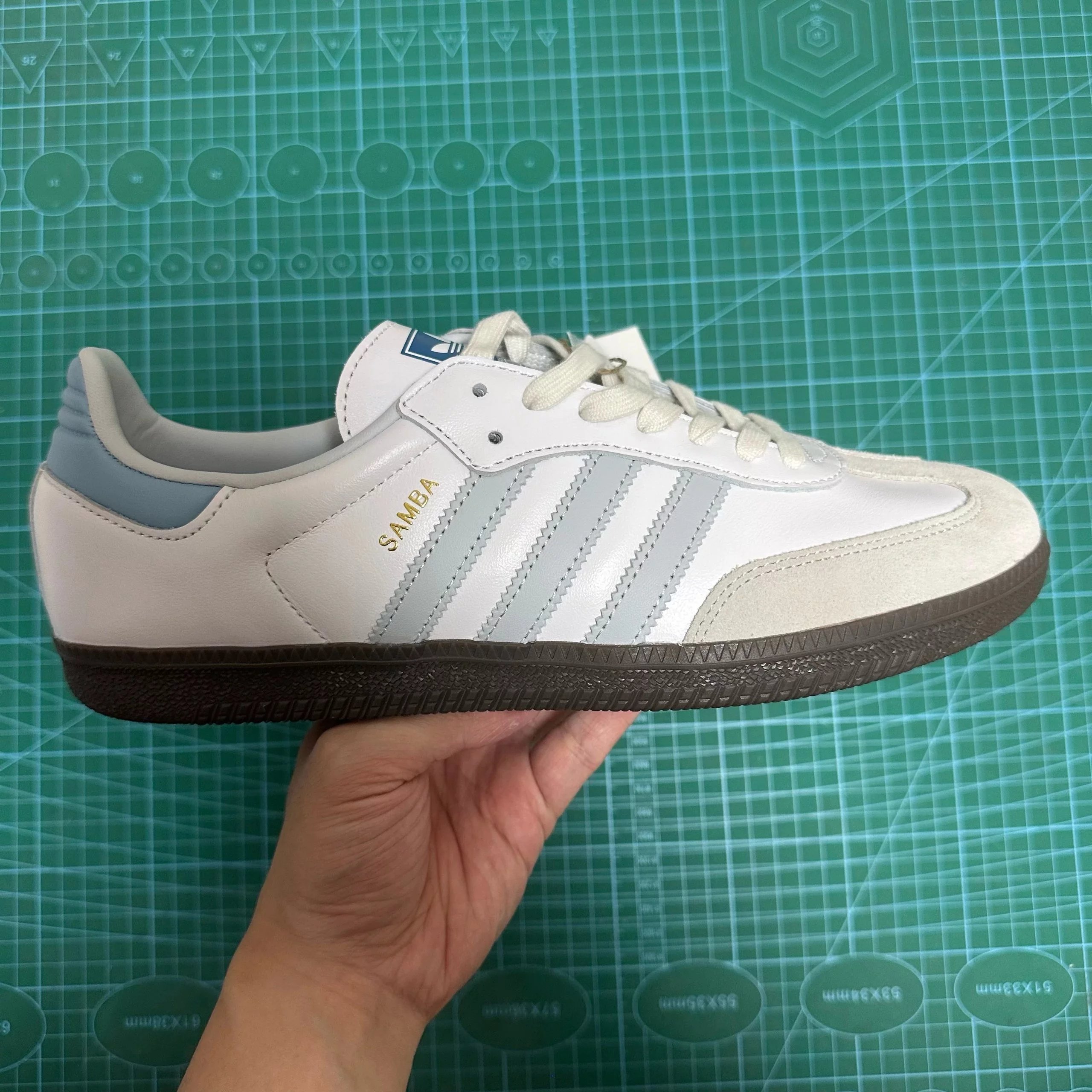 White Blue Full-Grain Leather ID2055