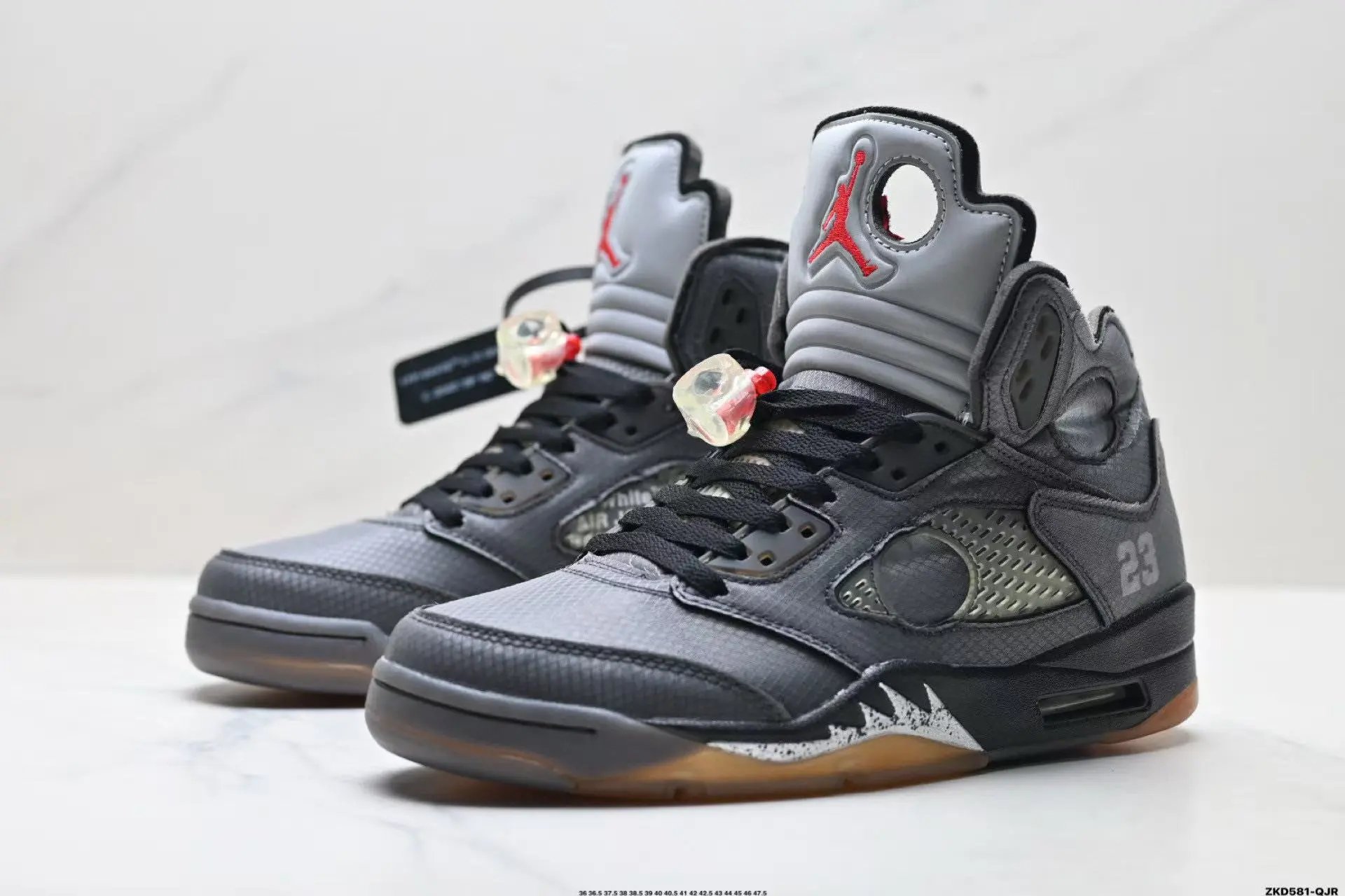 Black CT8480-001