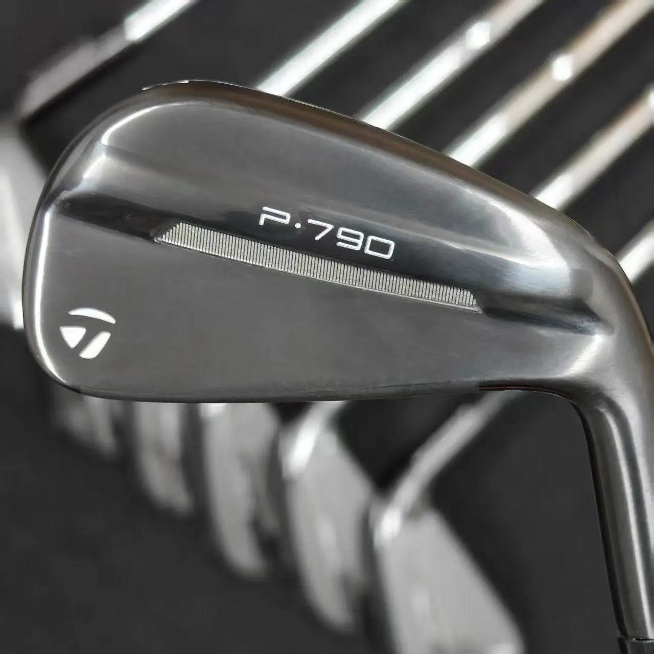Golf Clubs P790 5th Gen Iron Set Forged Steel Shaft Men's 7-Piece Irons with Headcovers