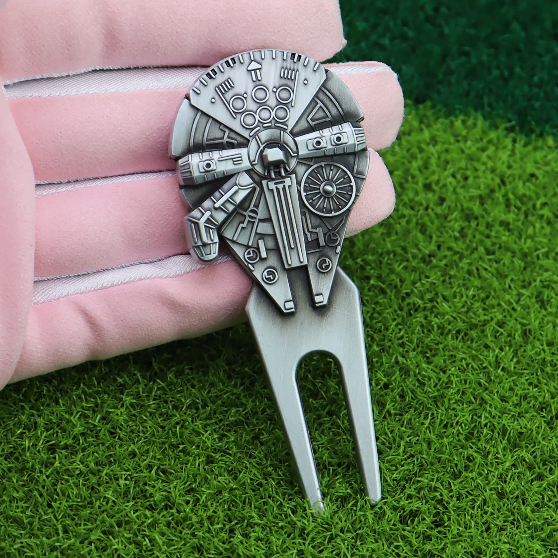 Silver Spaceship Divot Tool
