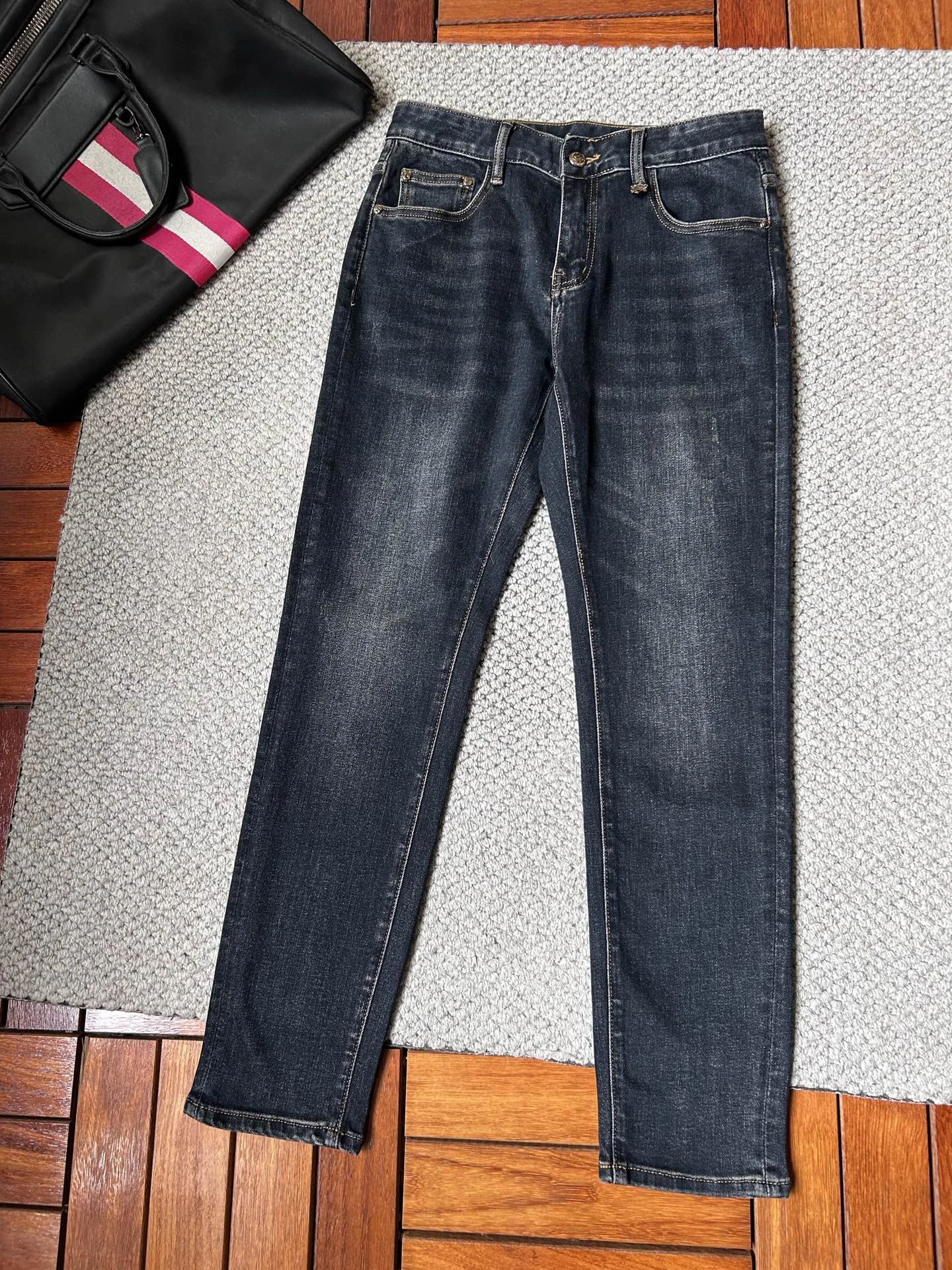 Men’s Classic Dark Wash Slim Fit Denim Jeans