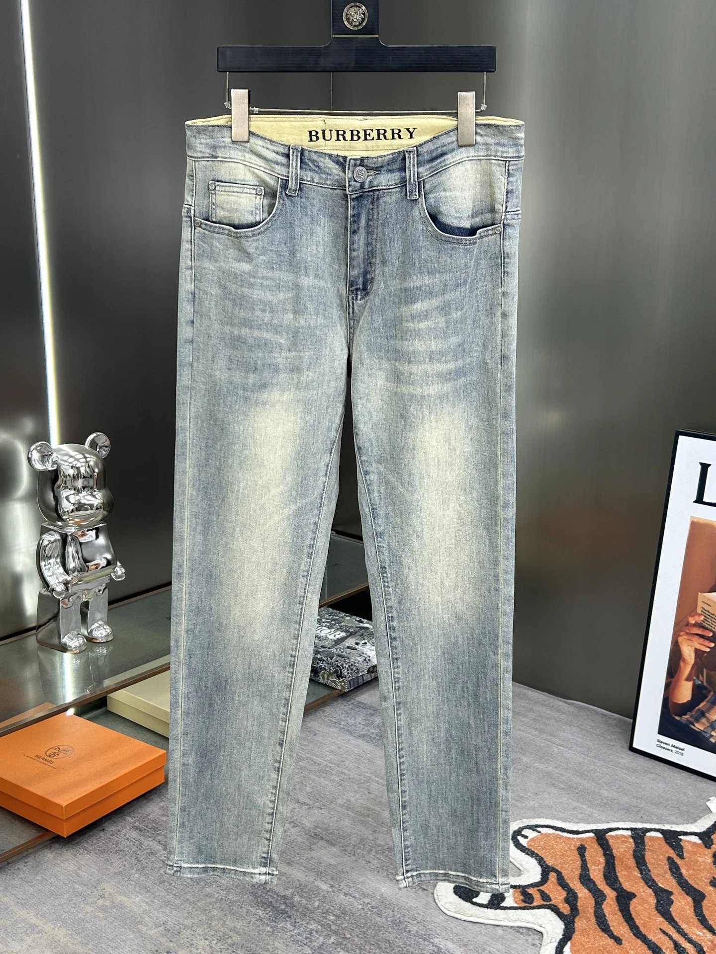 Burberry Men’s Blue Denim Jeans Classic Knight Patch
