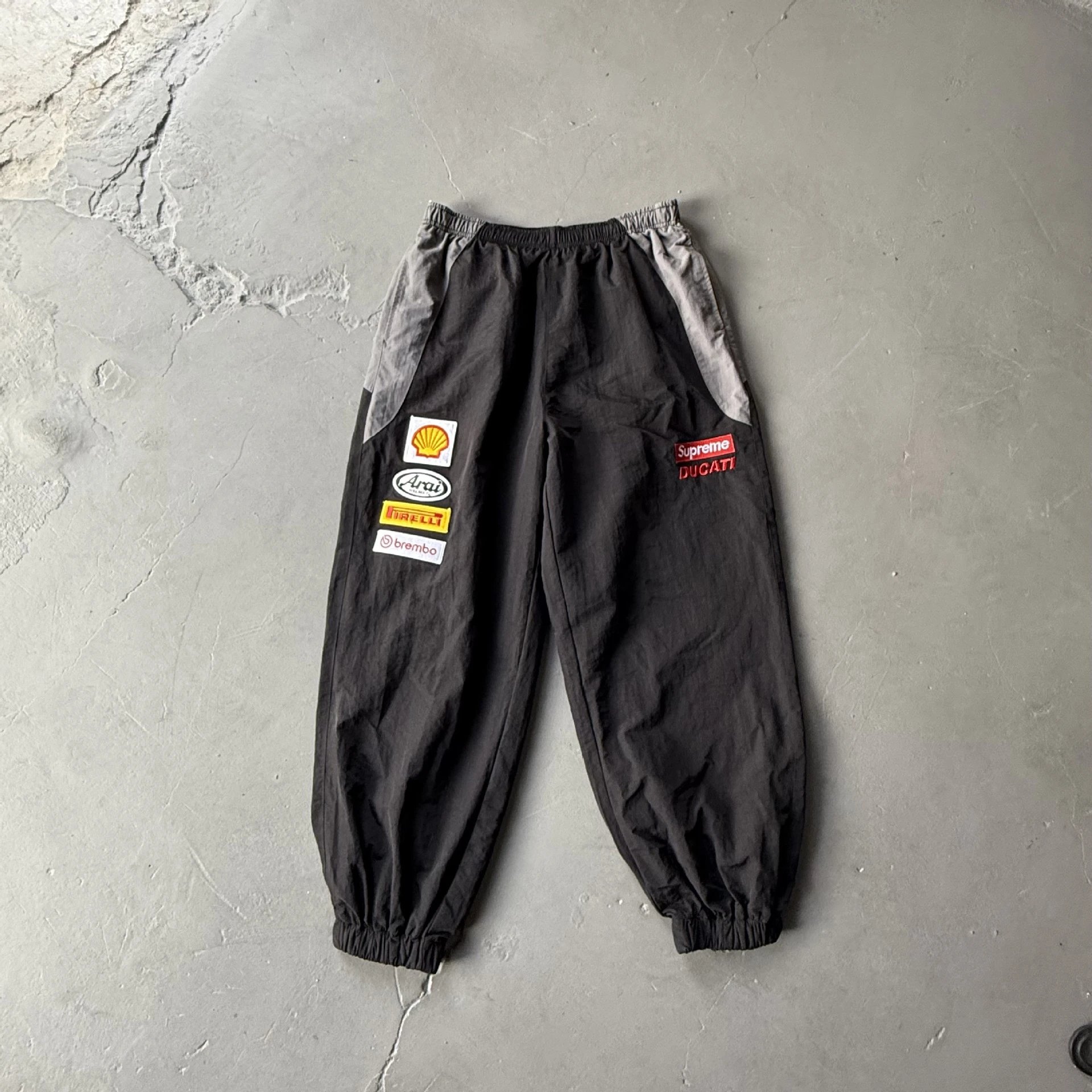 067 Black / Pants