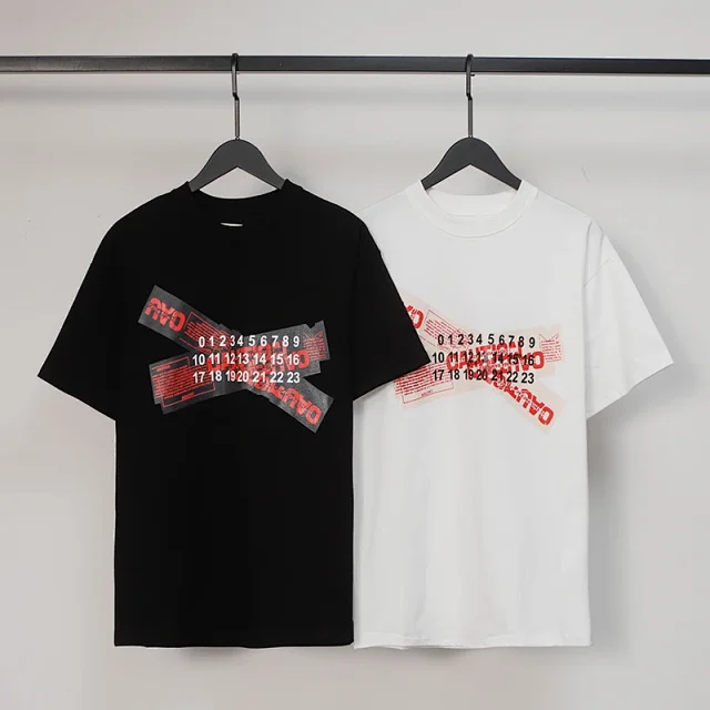 Maison Margiela T-Shirts Graphic Logo Short-Sleeve Crewneck product detail image 4