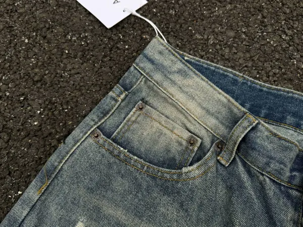 Design Wide-Leg Distressed Light Wash Jeans - 9