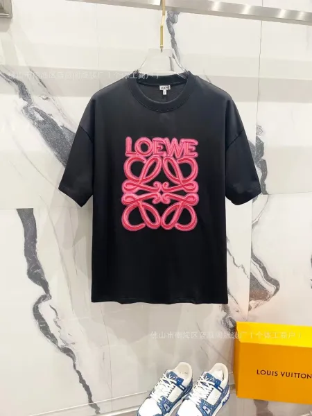 Loewe Anagram Embroidered Black T-Shirt with Pink 3D Logo - 1