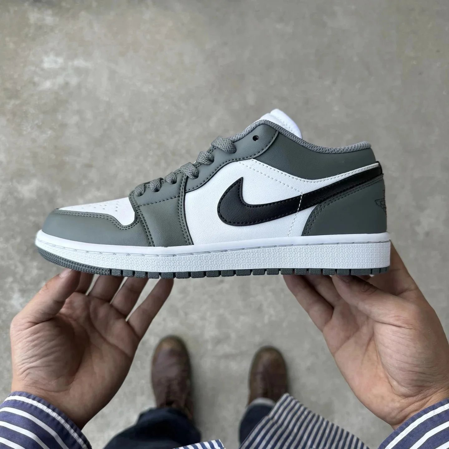 AJ1 Low Grey 553558-152