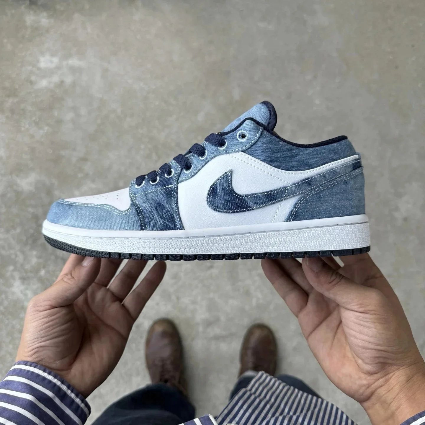 AJ1 Low Washed Denim CZ8455-100