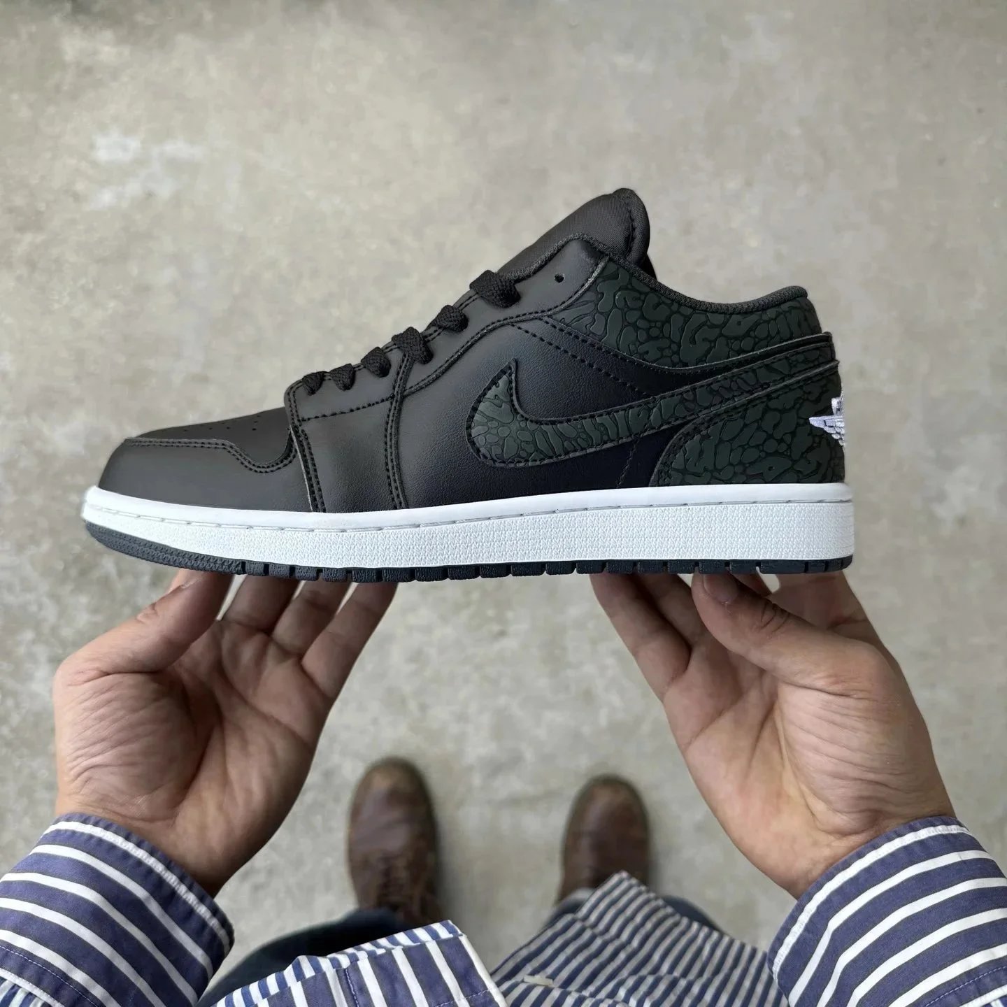 AJ1 Low Black Cracked FB9907-001