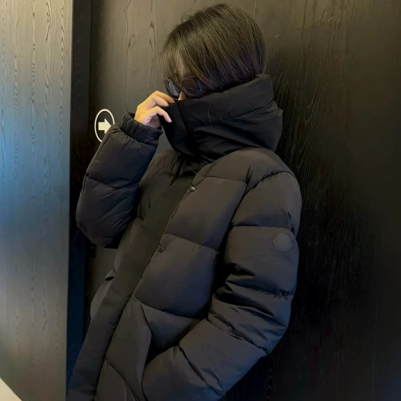 M Winter Hooded Classic Down Jacket Black Warrior Unisex Embossed Letter White Goose Down Hoodie Solid Color Breadman