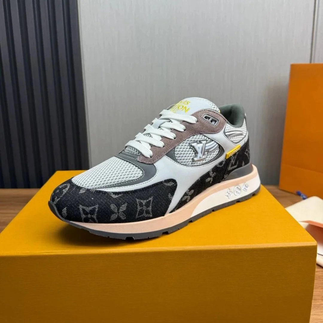 Louis Vuitton Sneakers Logo — #01
