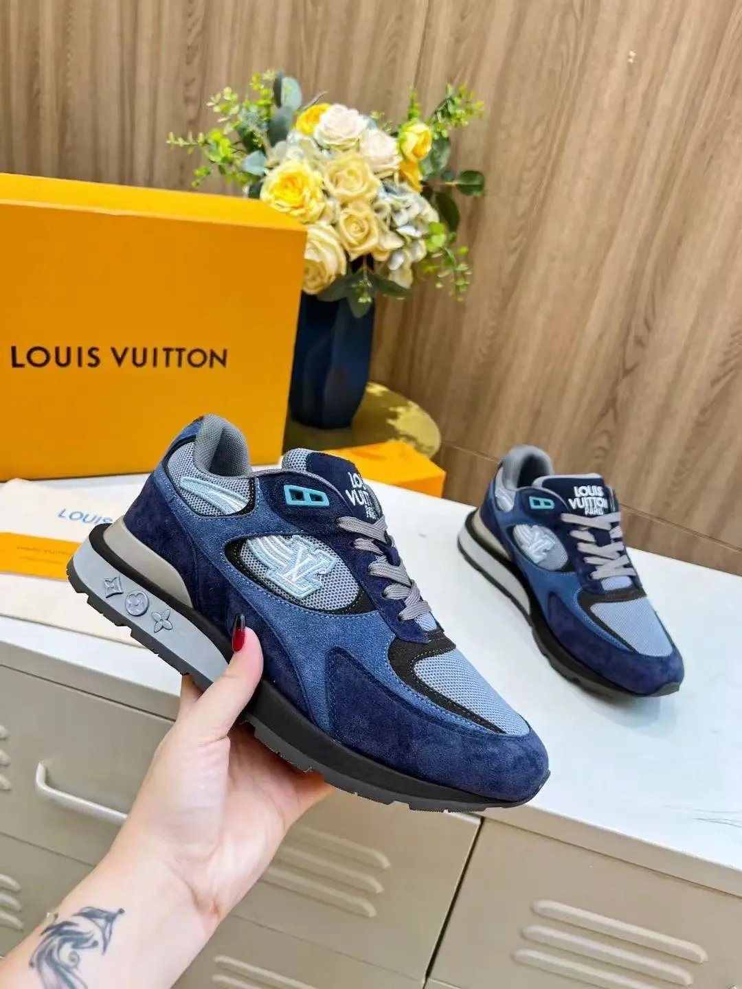 Louis Vuitton Sneakers Logo image 2