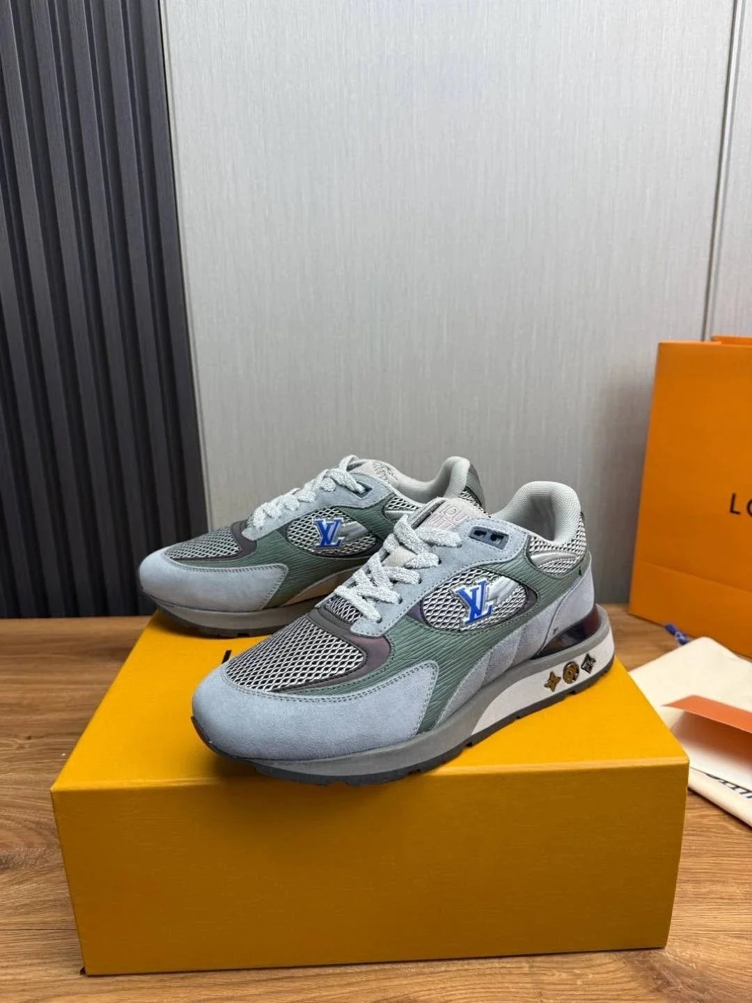 Louis Vuitton Sneakers Logo image 7