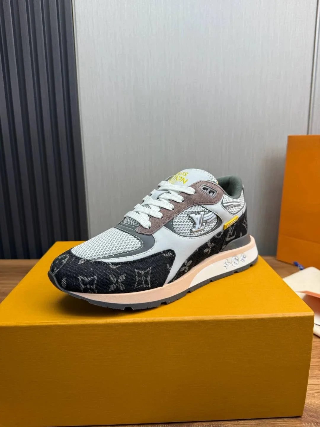 Louis Vuitton Sneakers Logo image 8