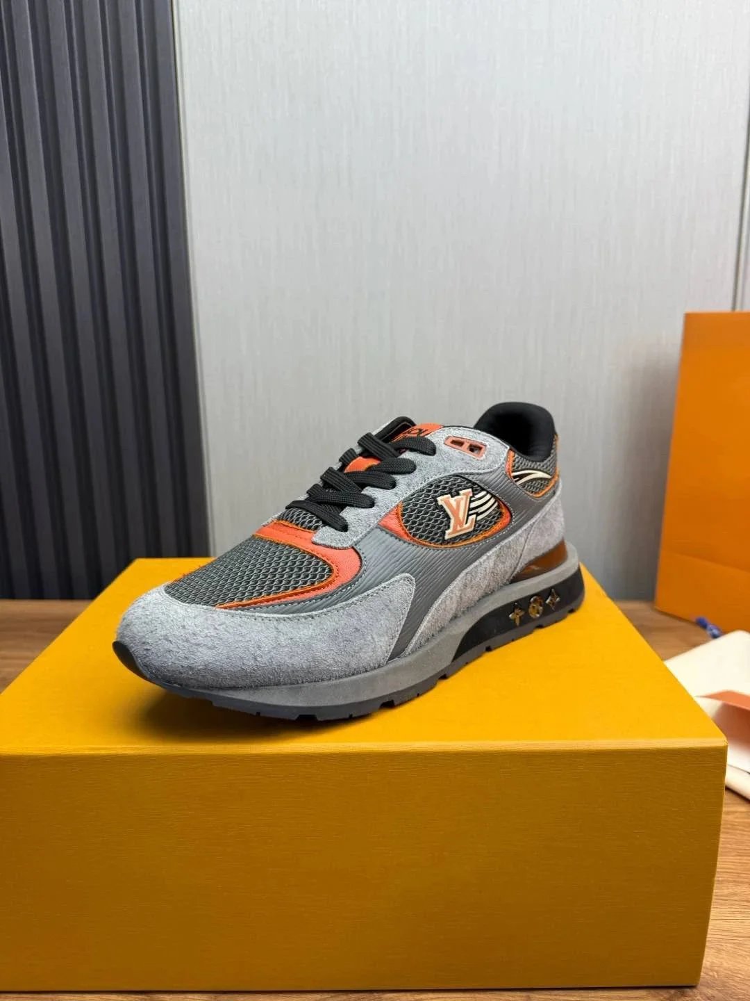 Louis Vuitton Sneakers Logo image 15