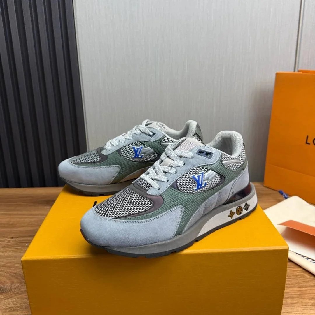 Louis Vuitton Sneakers Logo — #08