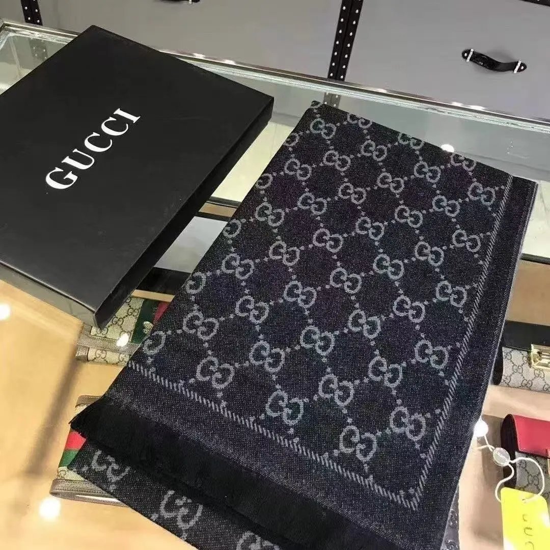 Gucci GG Pattern Wool Scarf for Men and Women - 137943