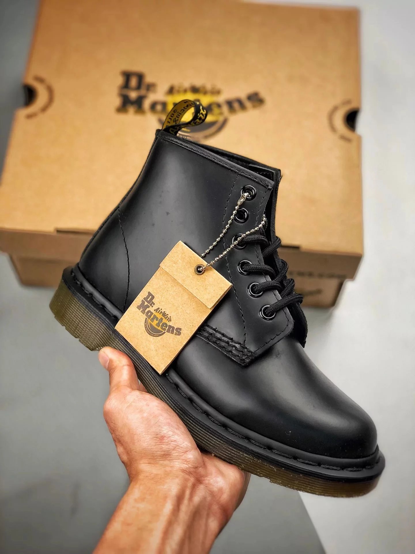 Dr.martens 经典六孔马丁靴 正品代工厂订单 原厂排扣 进口头层牛皮打造 PVC原厂透明大