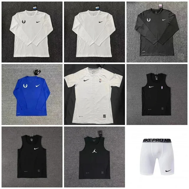 Nike Jackets Hooded zip running jacket with reflective details product detail image 3