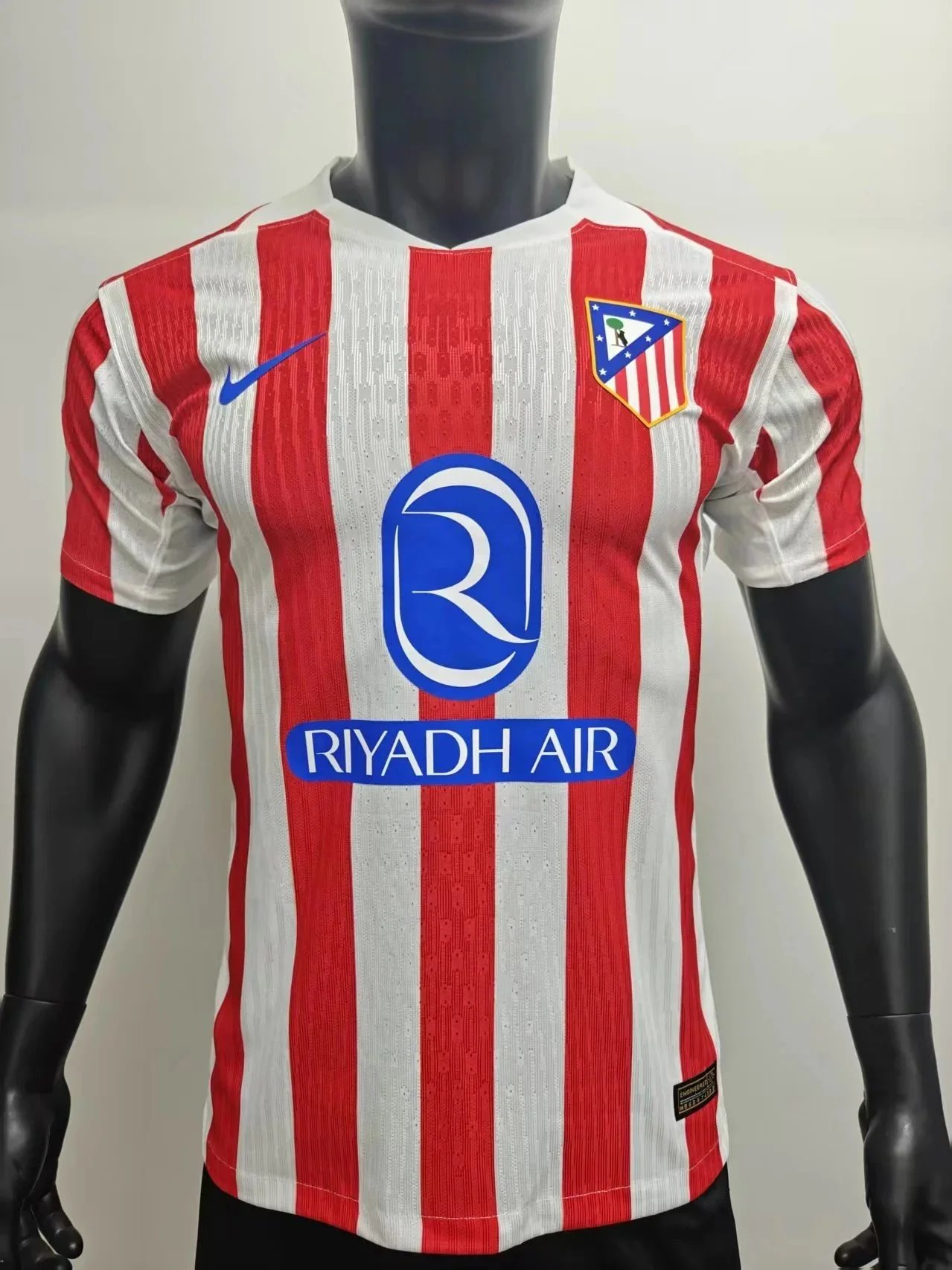 25/26 Atlético Madrid home player‑edition SKU image