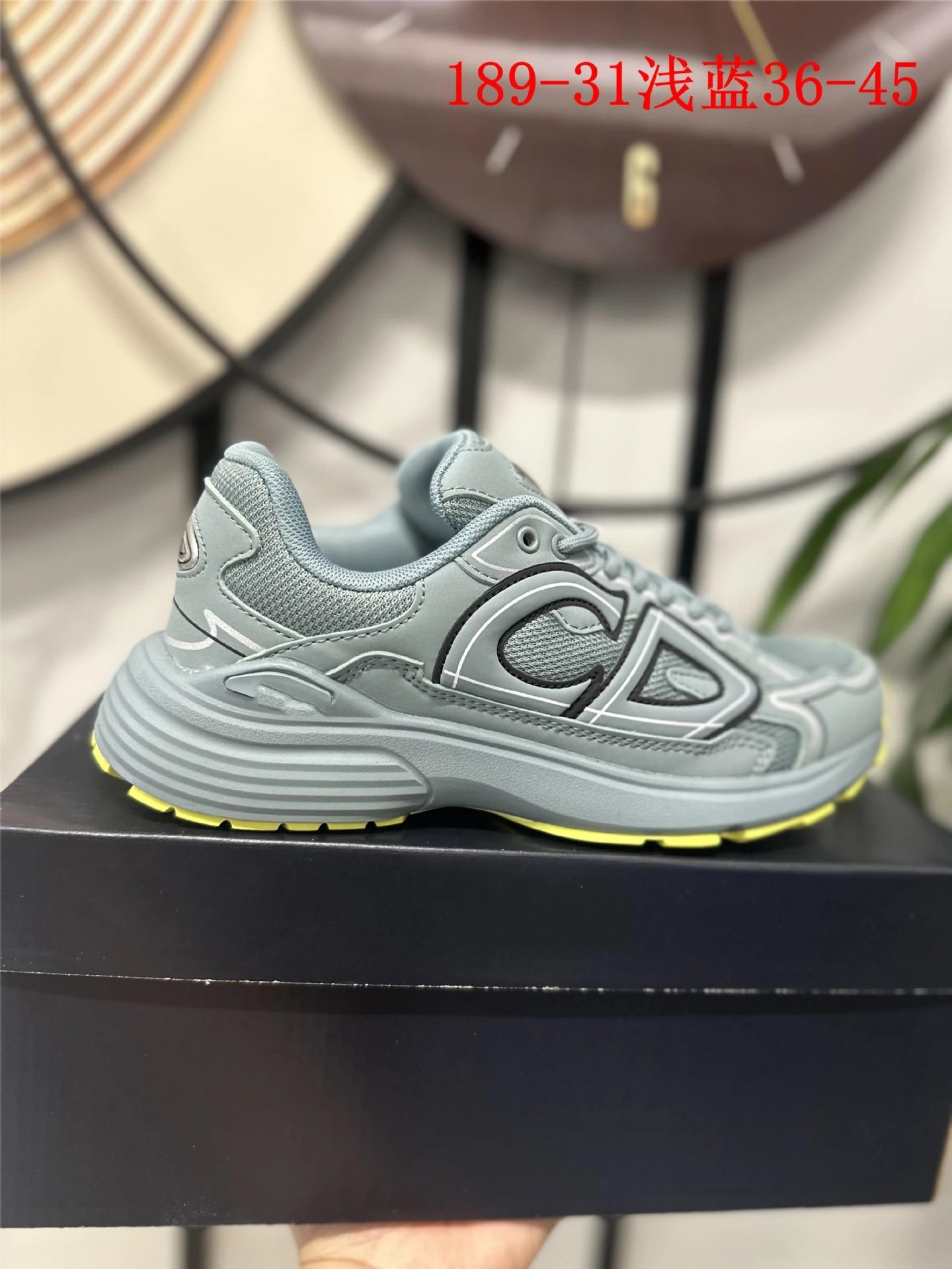B30 deep light gray