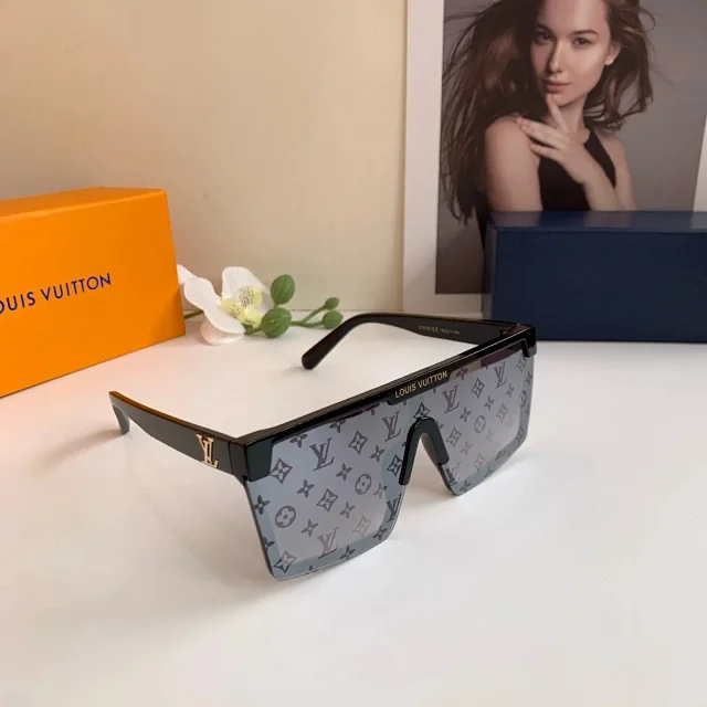 Louis Vuitton Eyewear Sunglasses product detail image 8