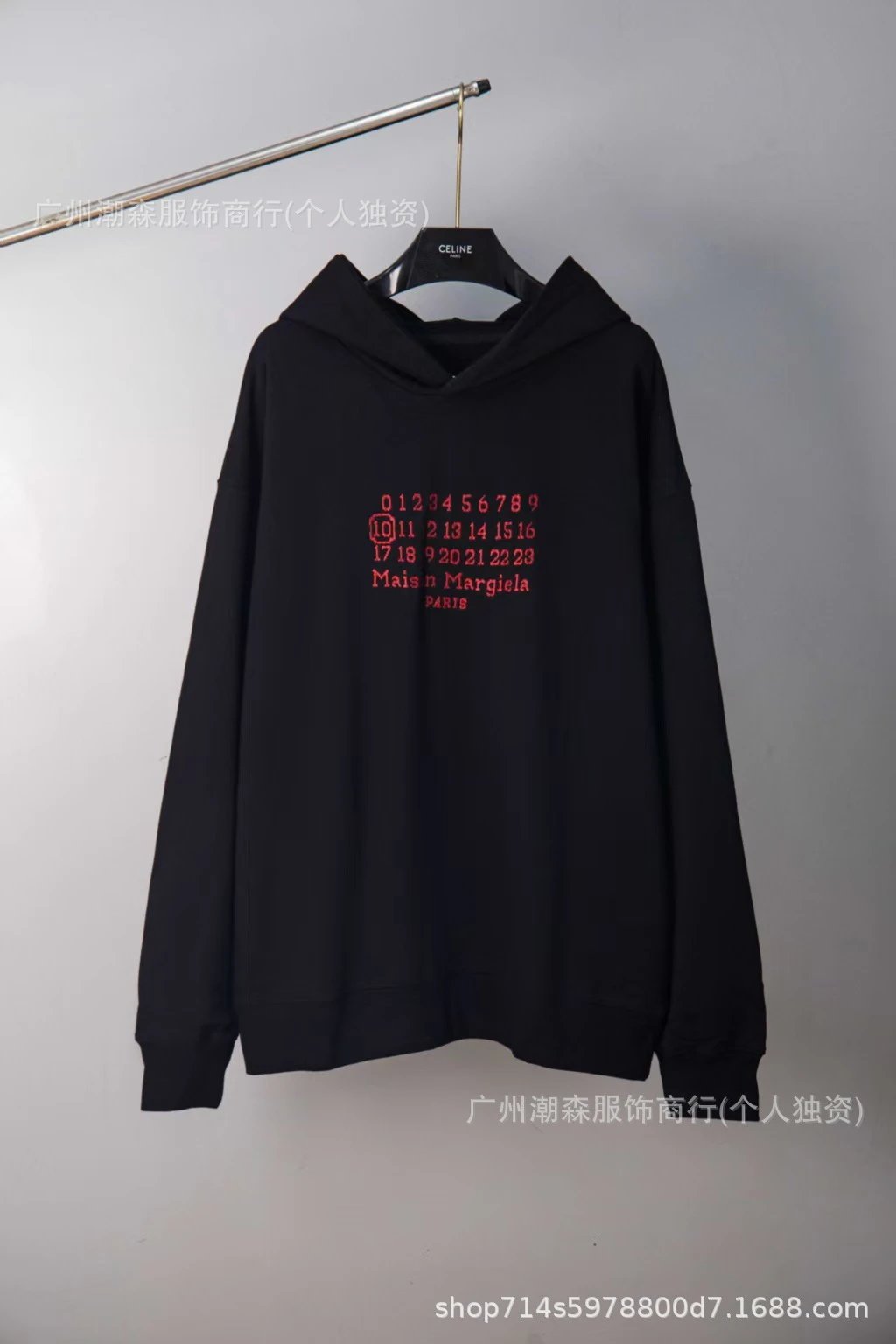 902 Black Red
