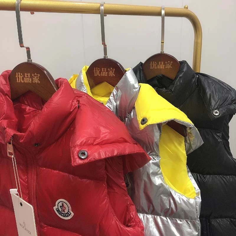 Moncler Kids Hooded Down Vest Red - 16