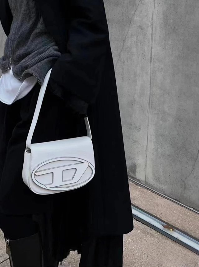 Diesel Womens Bag: seller detail photo 8