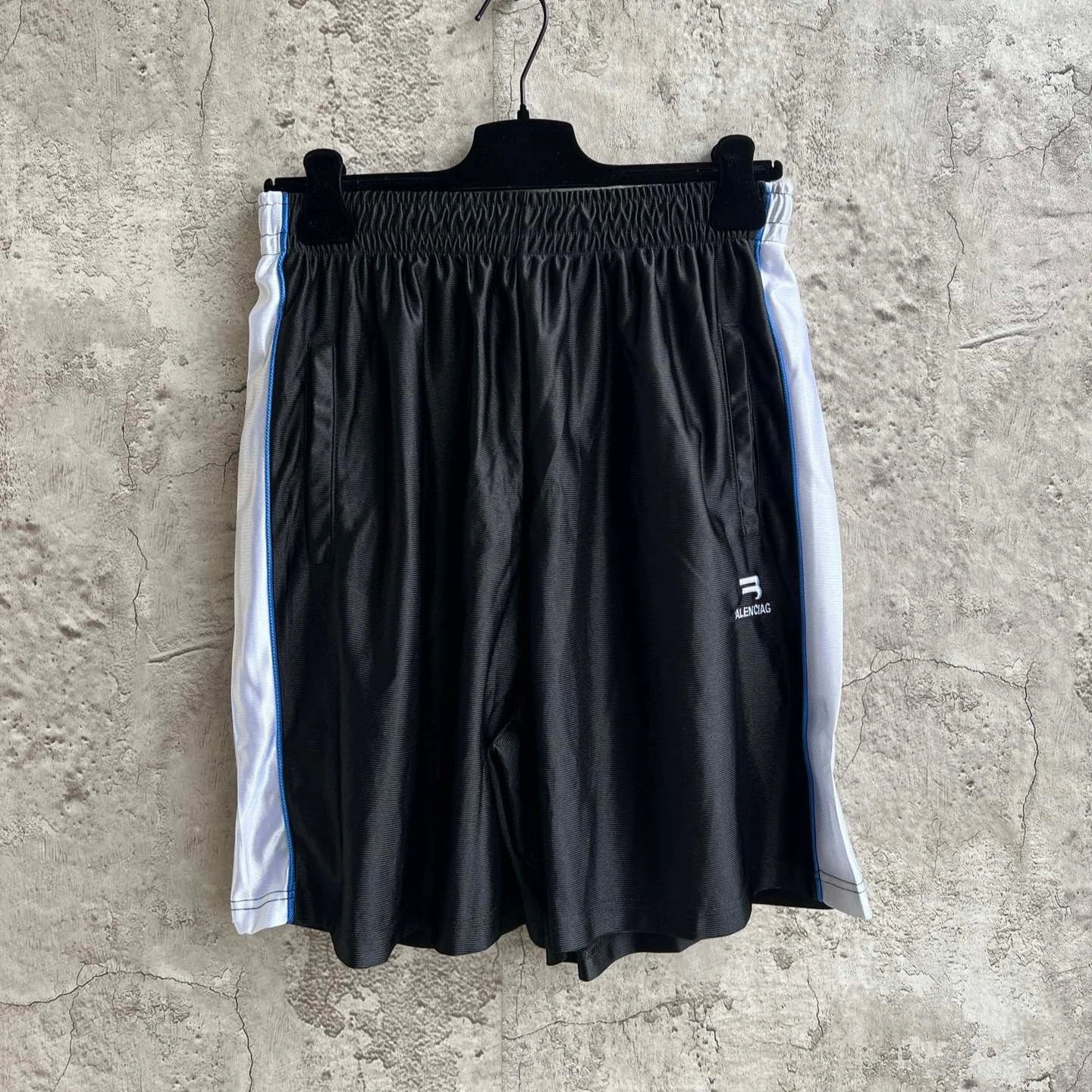 Balenciaga下摆刺绣双勾字母短裤情侣世家速干面料运动五分裤ins