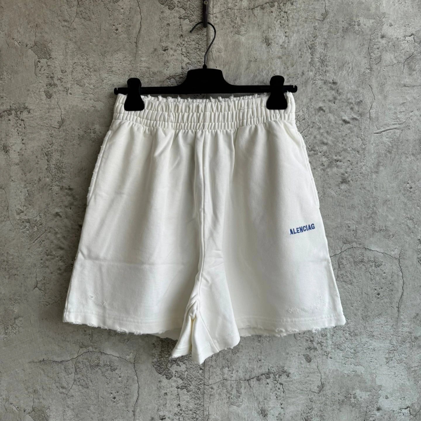 Balenciaga重工刺绣小字母短裤情侣世家磨烂设计运动五分裤ins